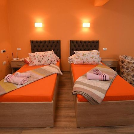 Apartament Trident Hátszeg Kültér fotó
