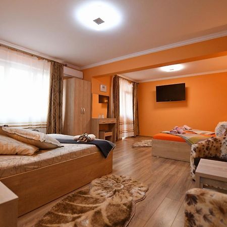 Apartament Trident Hátszeg Kültér fotó