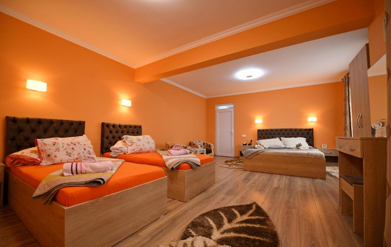Apartament Trident Hátszeg Kültér fotó
