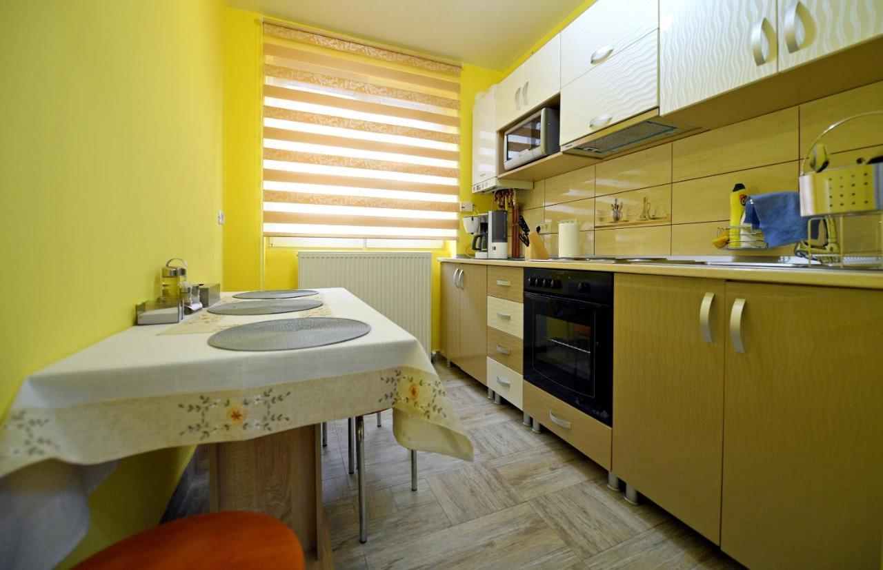 Apartament Trident Hátszeg Kültér fotó