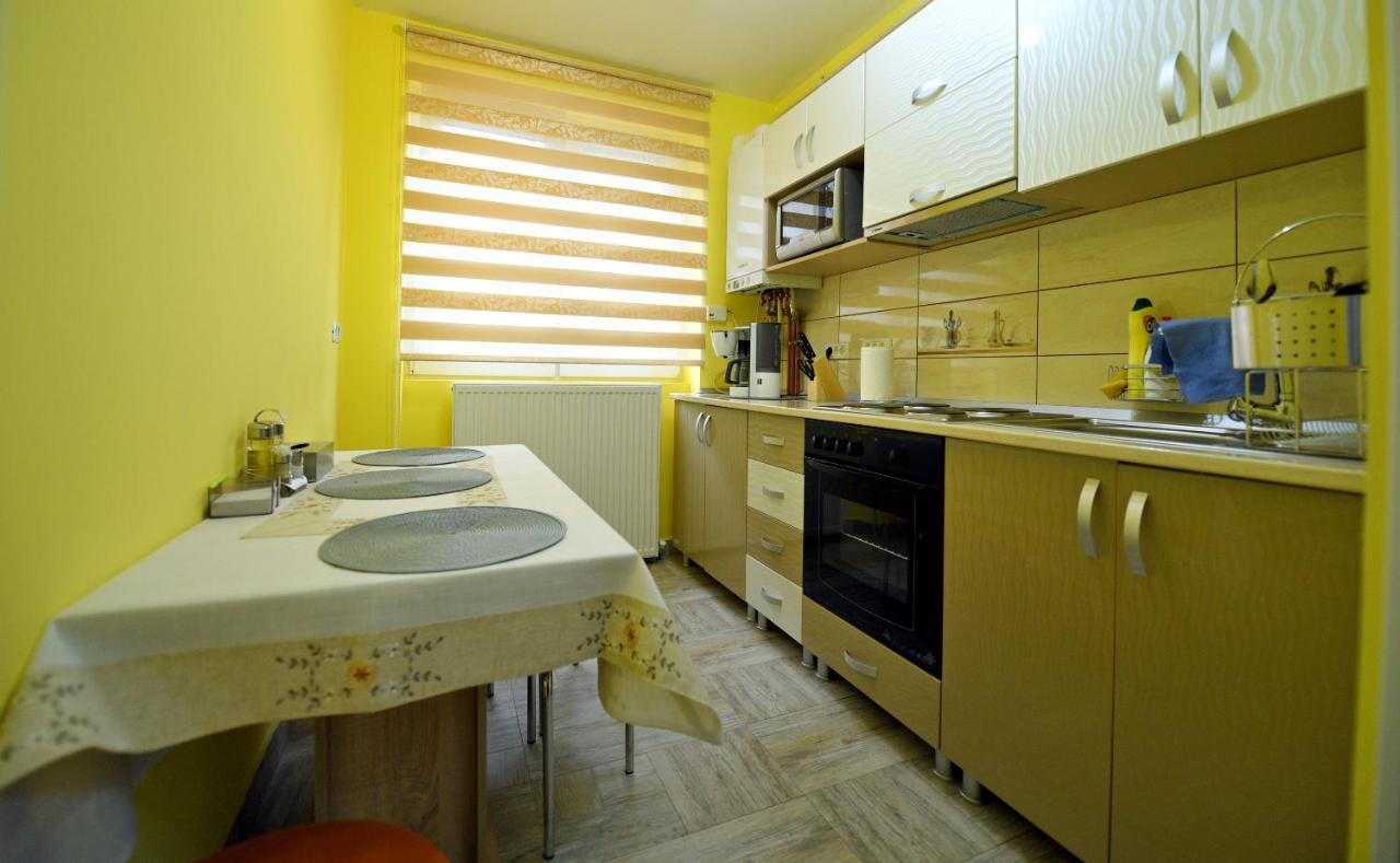 Apartament Trident Hátszeg Kültér fotó